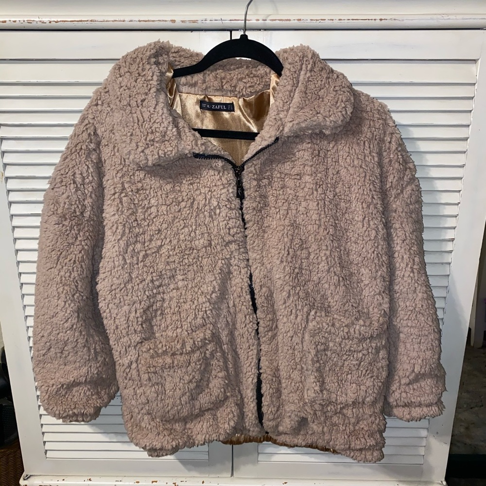 Fuzzy ZAFUL Throw Over✨